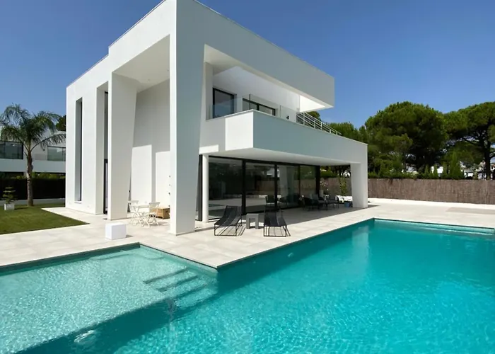 Mas Del Cullou, Moderne In Andalusien, In Der Naehe Vom