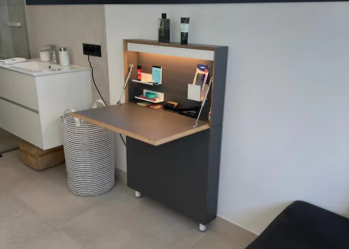 Mas Del Cullou, Moderne In Andalusien, In Der Naehe Vom *