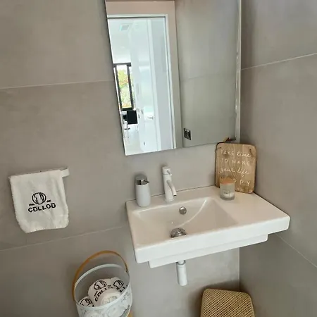 Apartment Mas Del Cullou, Moderne In Andalusien, In Der Naehe Vom *