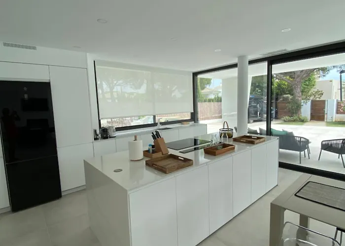 Mas Del Cullou, Moderne In Andalusien, In Der Naehe Vom Appartement